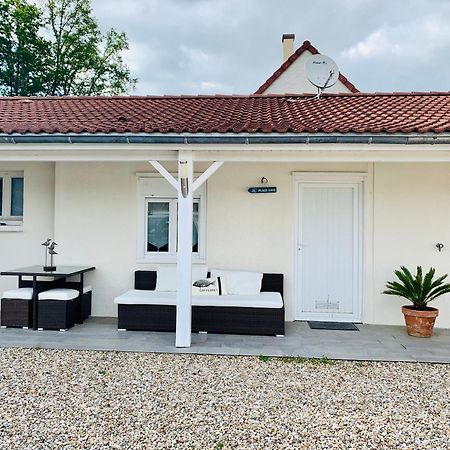 Studio au bord du lac d'Eguzon Extérieur photo